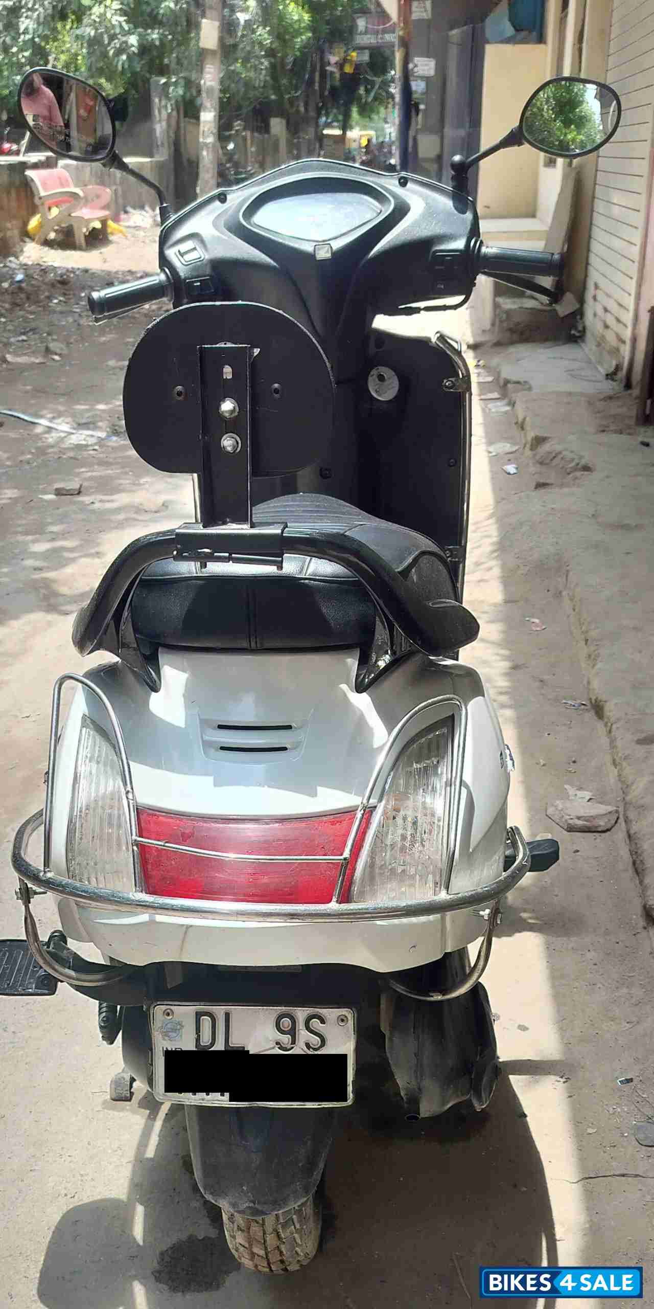 White Honda Activa