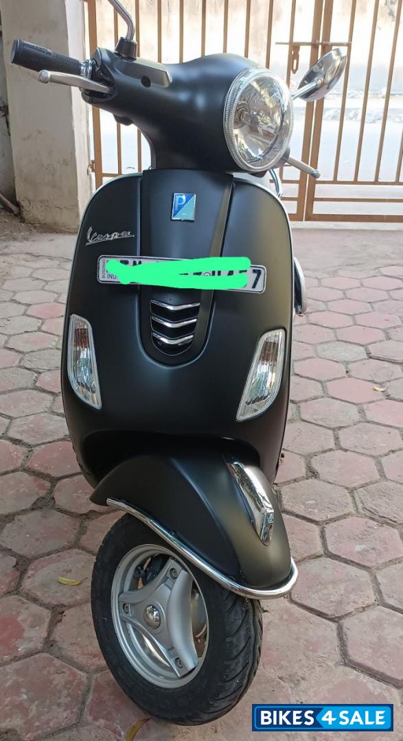 Matte Grey Vespa ZX 125