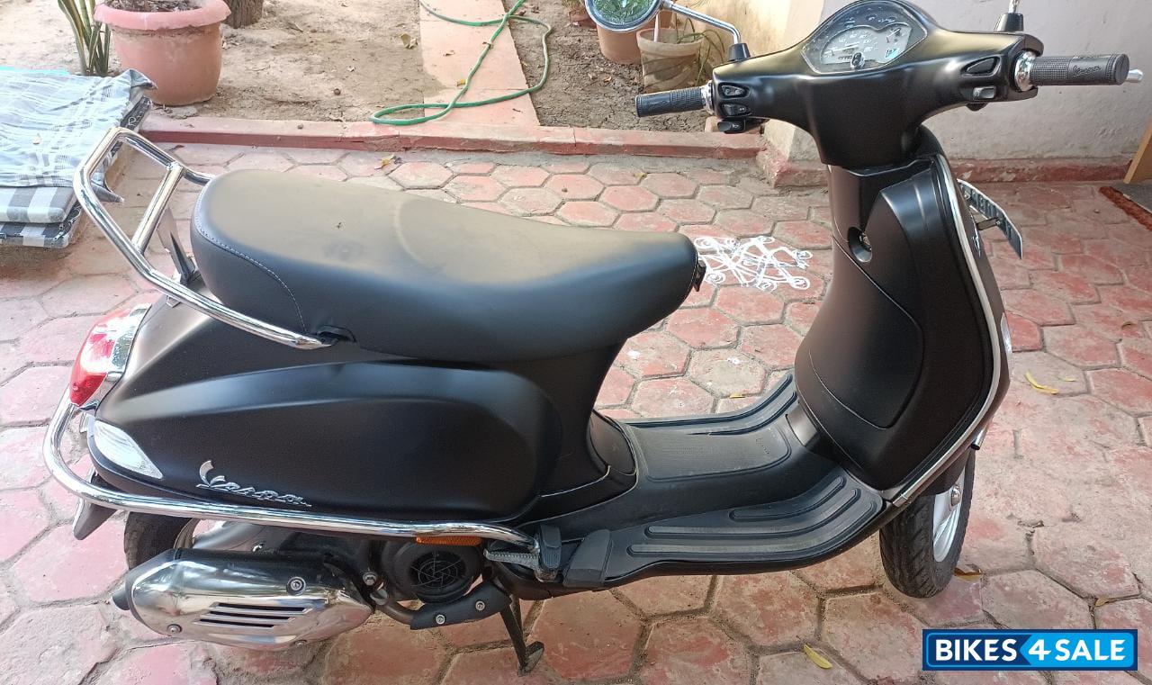 Matte Grey Vespa ZX 125