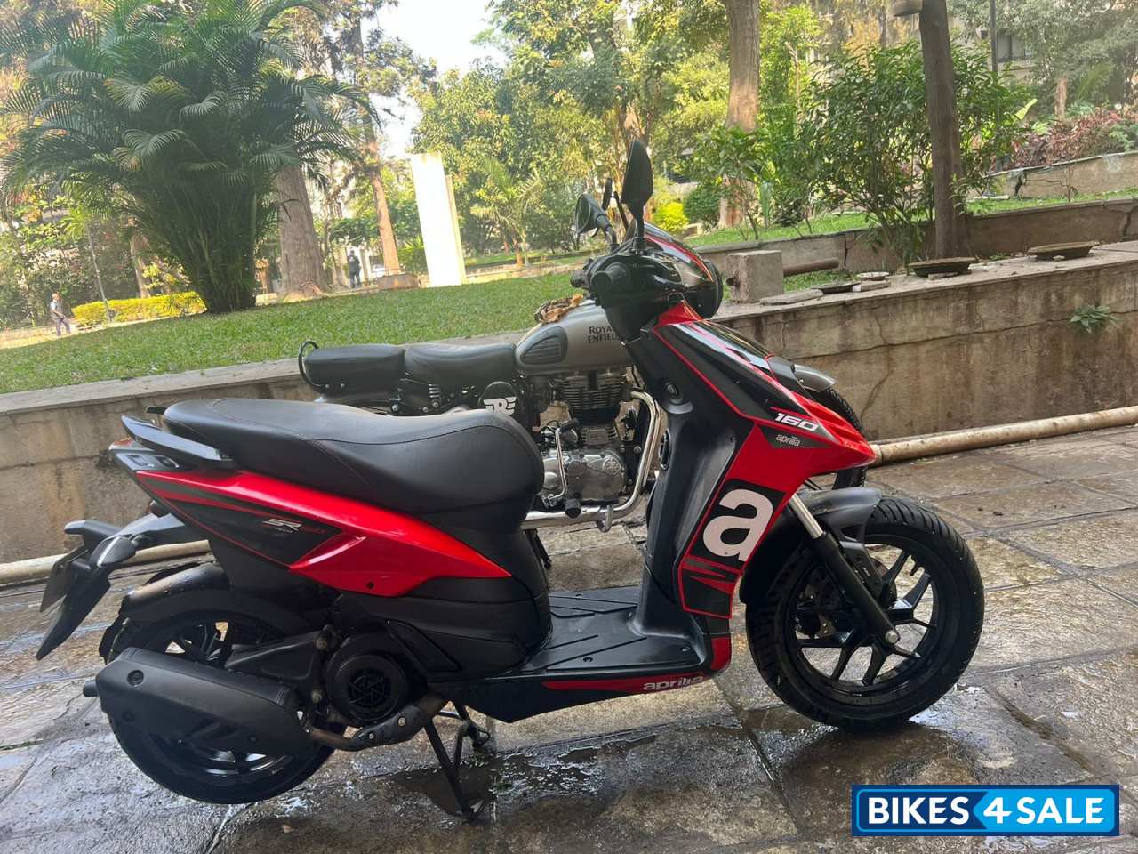 Red Aprilia SR 160 Std ABS