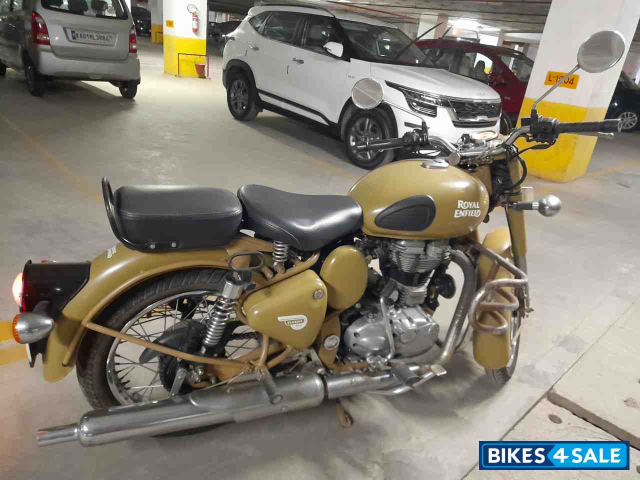 Royal Enfield Classic Desert Storm