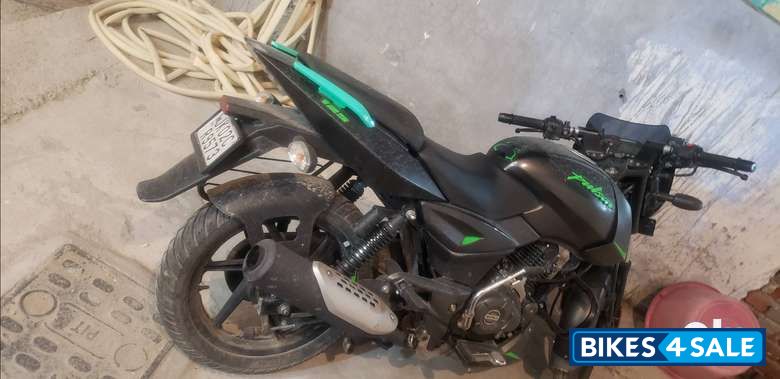 Green Bajaj Pulsar 125 Neon BS6