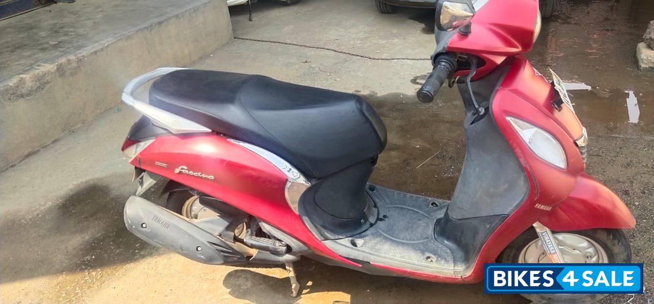 Red Yamaha Fascino