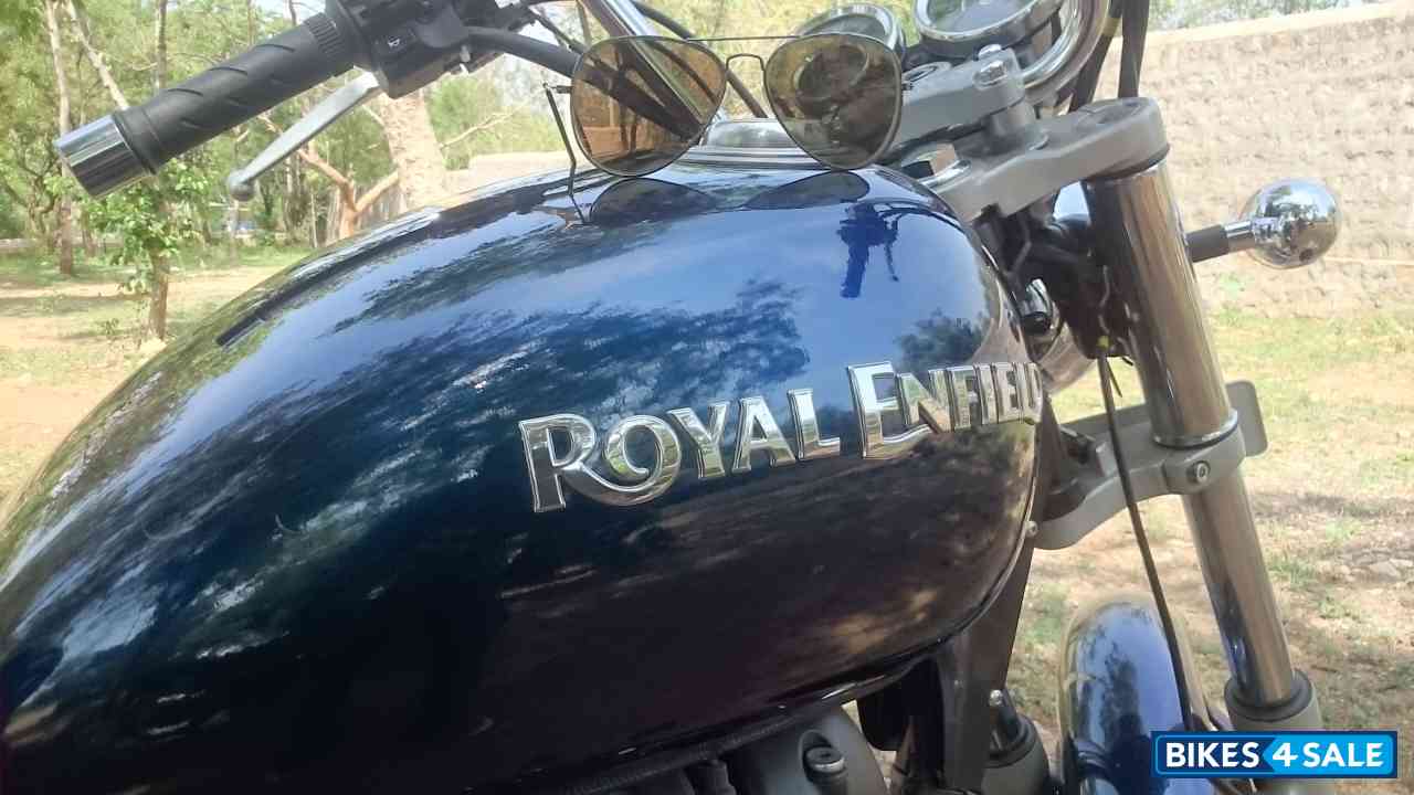 Blue Royal Enfield Thunderbird 350