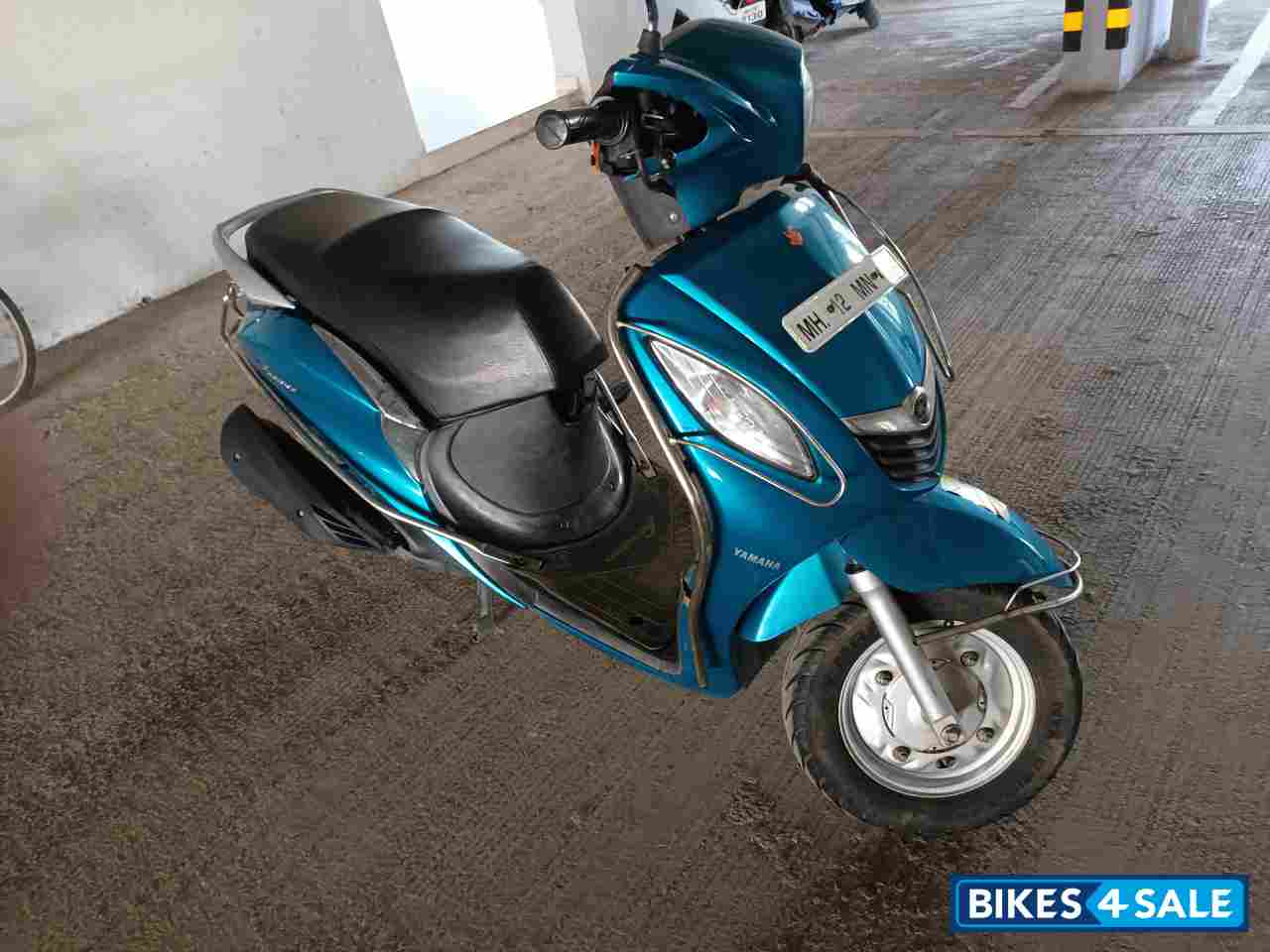 Metalic Blue Yamaha Fascino