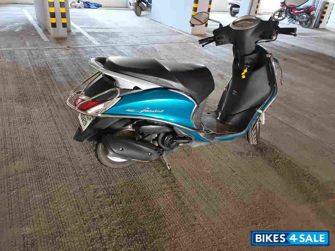 Metalic Blue Yamaha Fascino