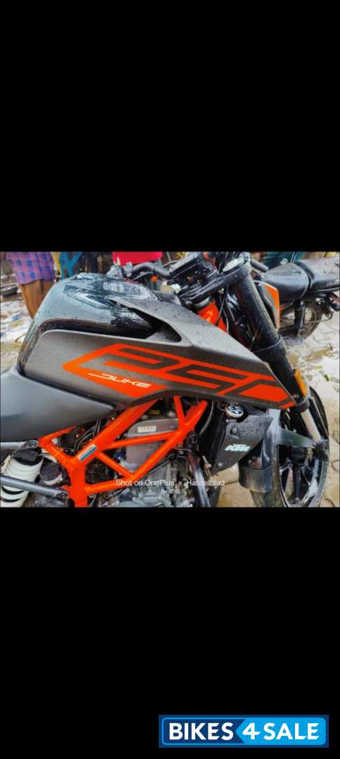 Black & Red KTM Duke 250