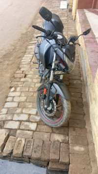 Stealth Black Hero Xtreme 160R Stealth Edition