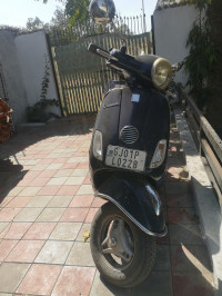 Blue Vespa LX 125