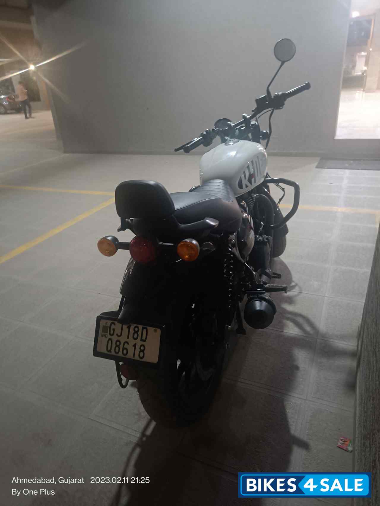 Dipper White Royal Enfield Hunter 350 Metro