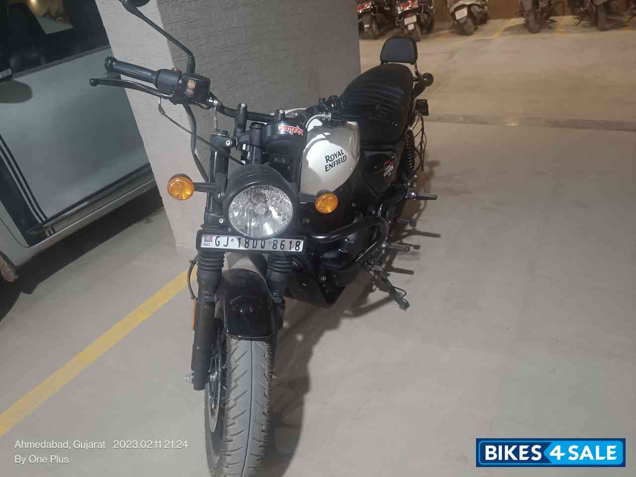 Dipper White Royal Enfield Hunter 350 Metro