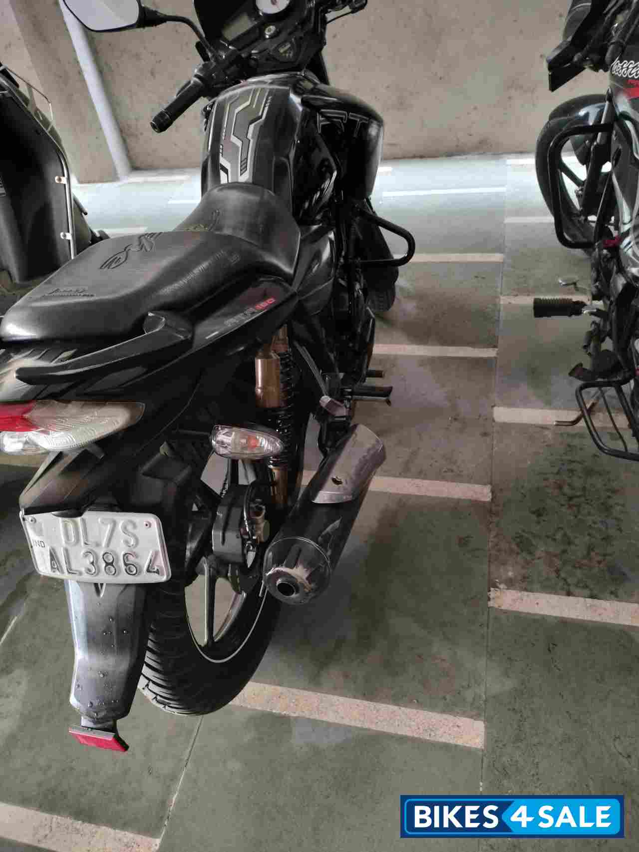 Matte Black TVS Apache RTR 180