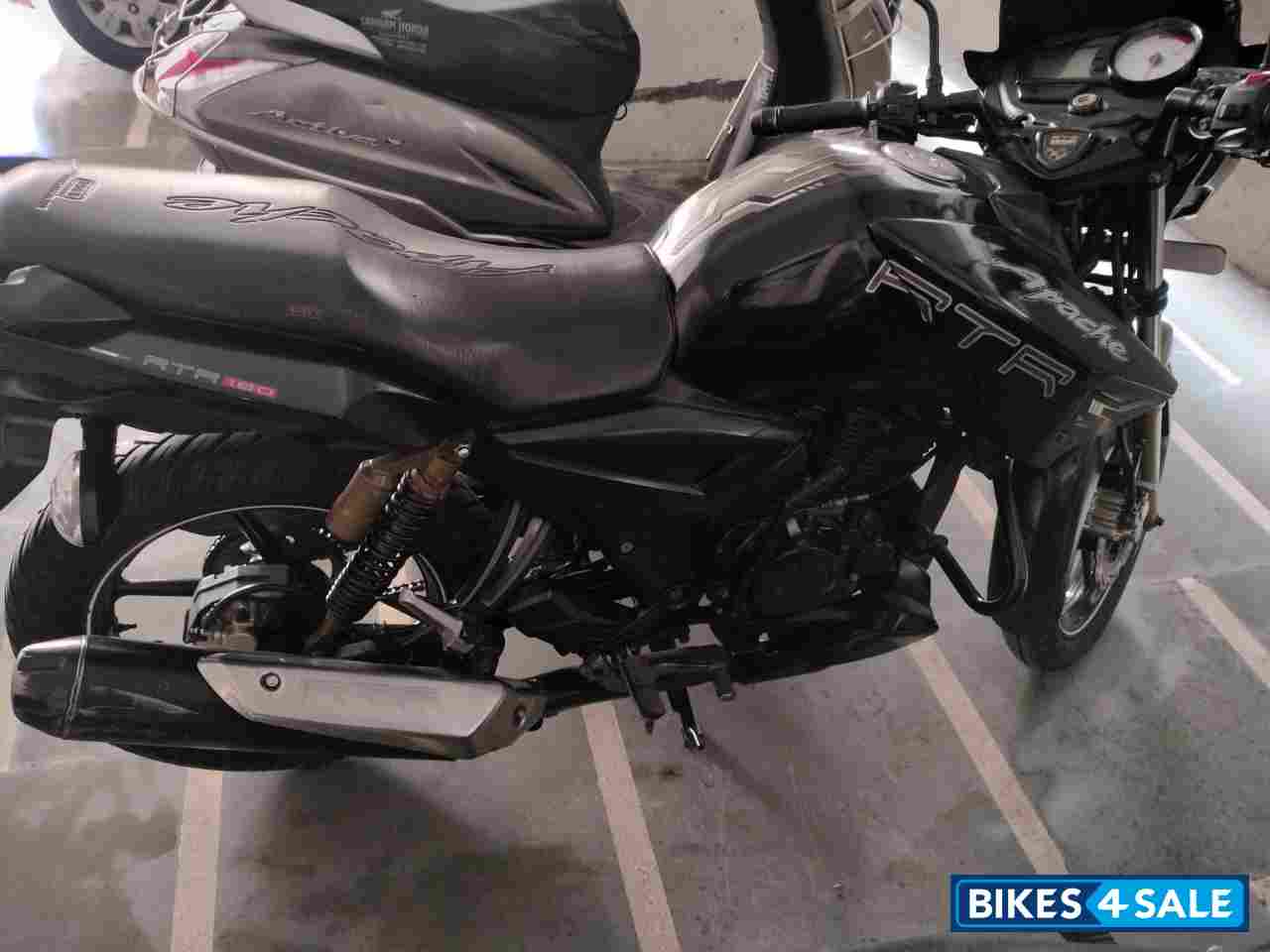 Matte Black TVS Apache RTR 180