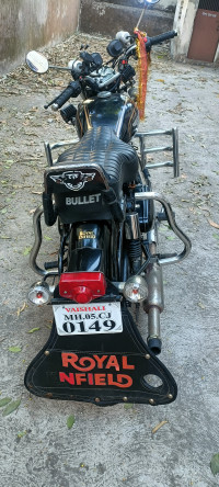 Black Royal Enfield Bullet Standard 350
