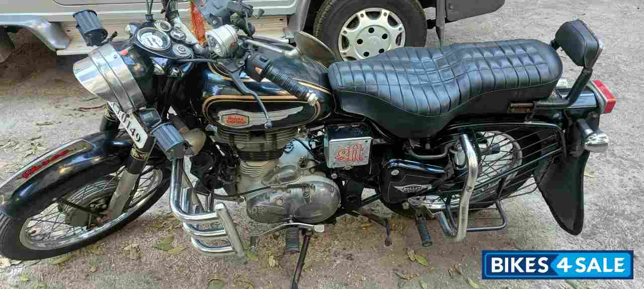 Black Royal Enfield Bullet Standard 350 Black Royal Enfield Bullet Standard 350