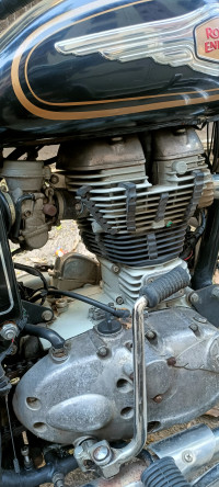 Black Royal Enfield Bullet Standard 350