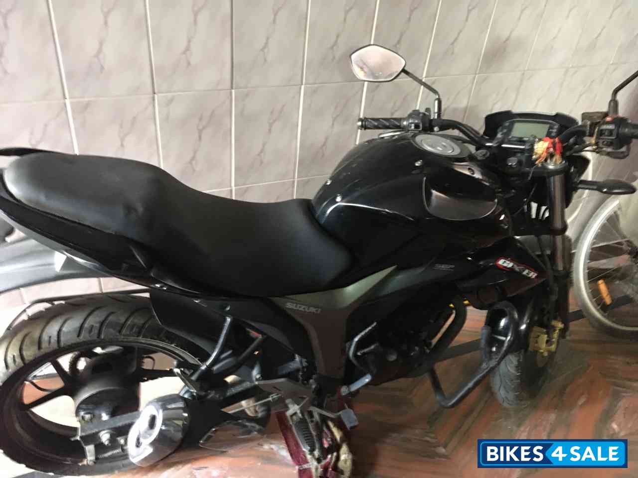 Suzuki Gixxer ABS