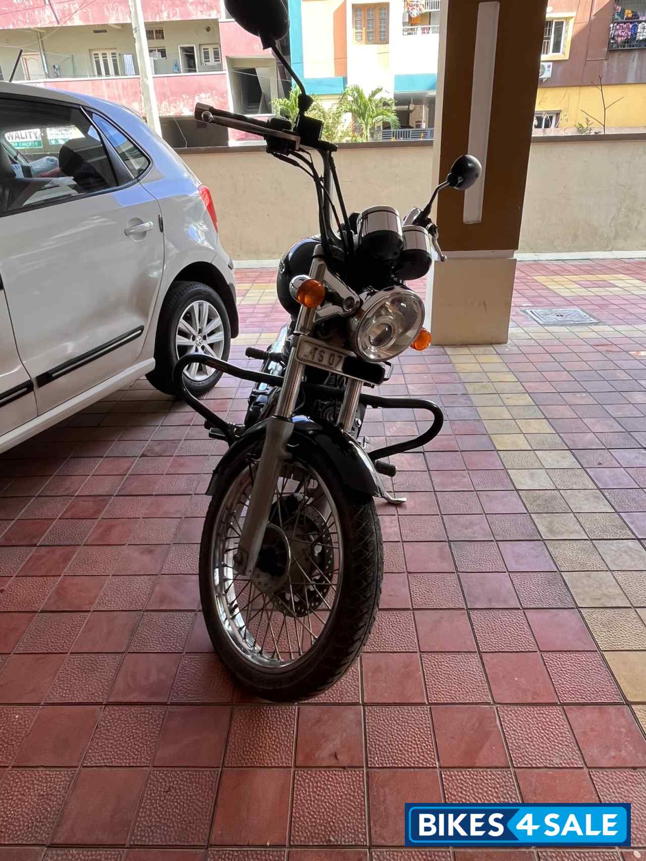 Royal Enfield Thunderbird 350 Royal Enfield Thunderbird 350