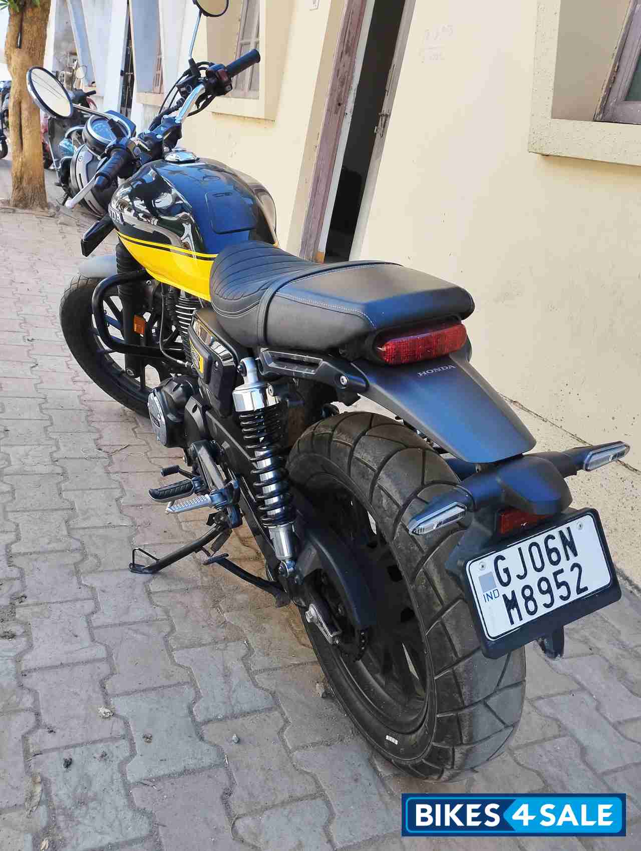 Yellow And Black Honda CB350RS