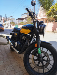 Yellow And Black Honda CB350RS