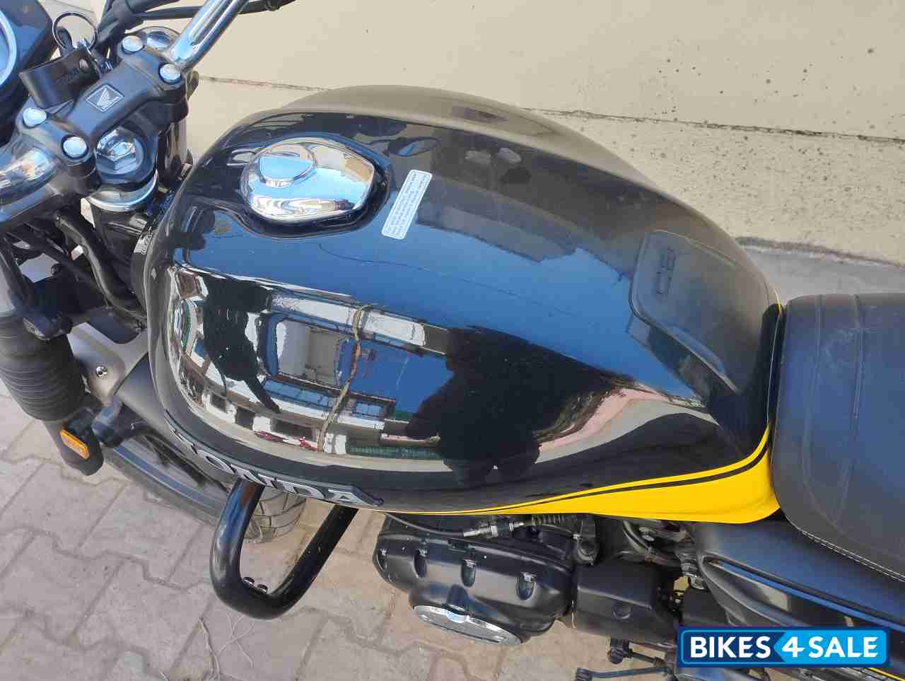 Yellow And Black Honda CB350RS