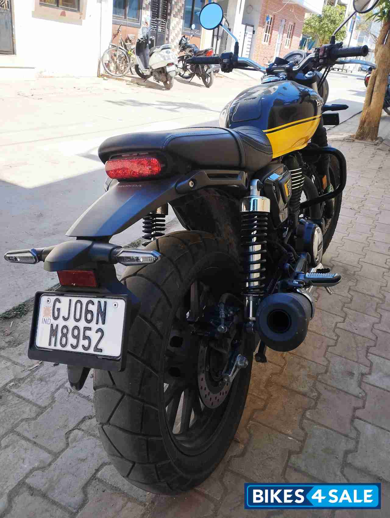 Yellow And Black Honda CB350RS