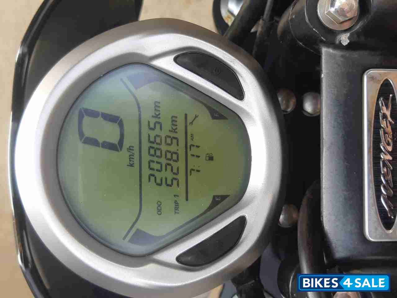 Bajaj Avenger Street 220