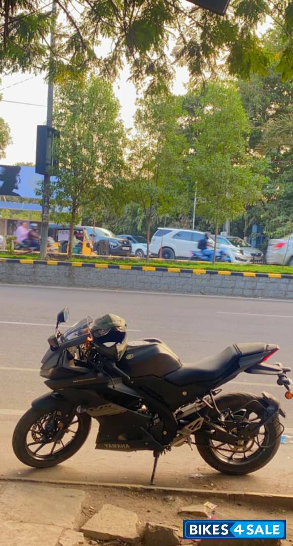 Matt Black Yamaha YZF R15 V3