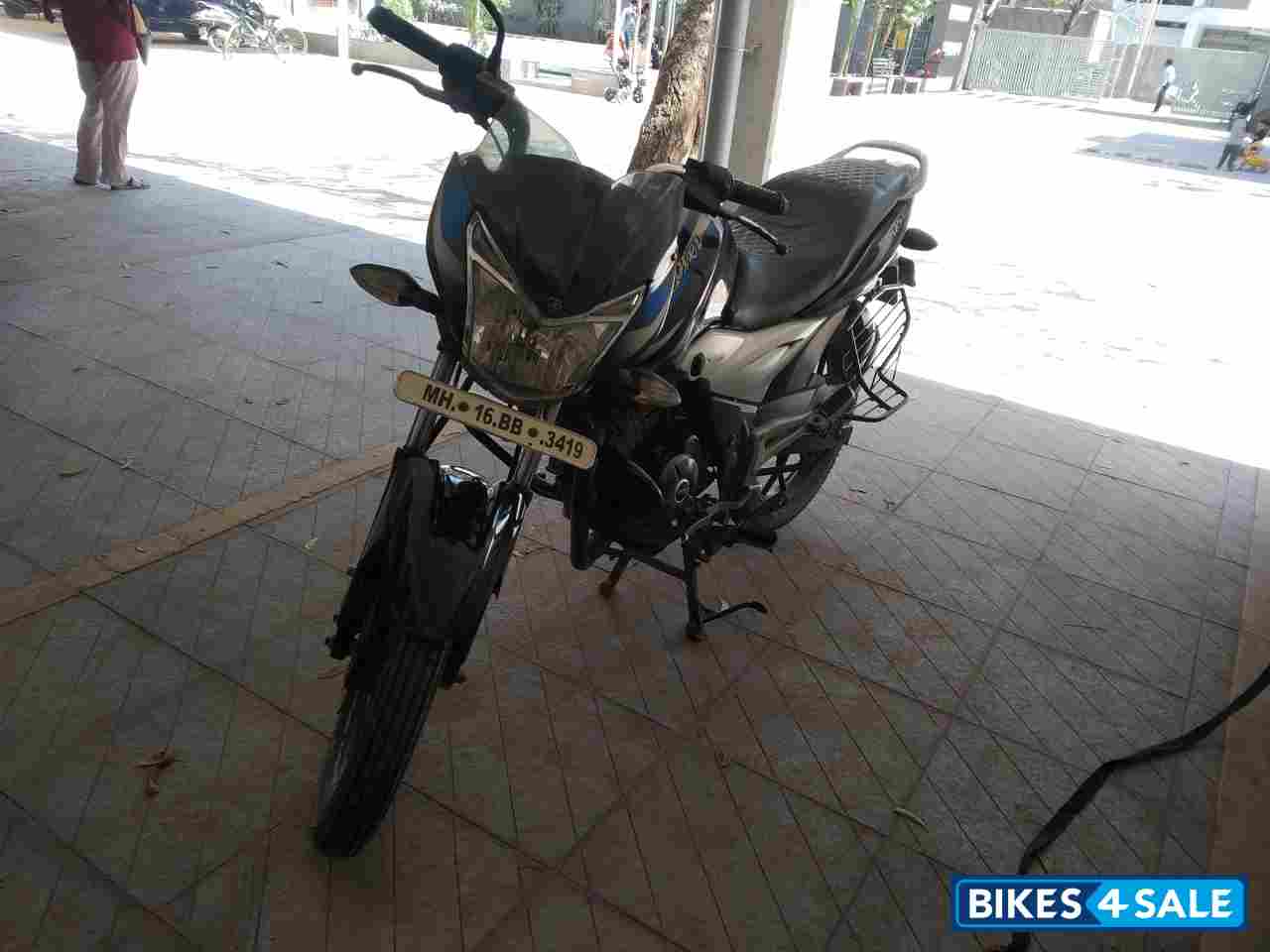 Blue Bajaj Discover 125 ST