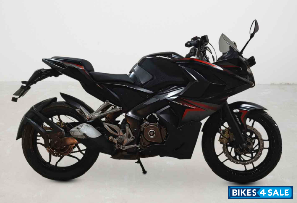 Bajaj Pulsar RS 200