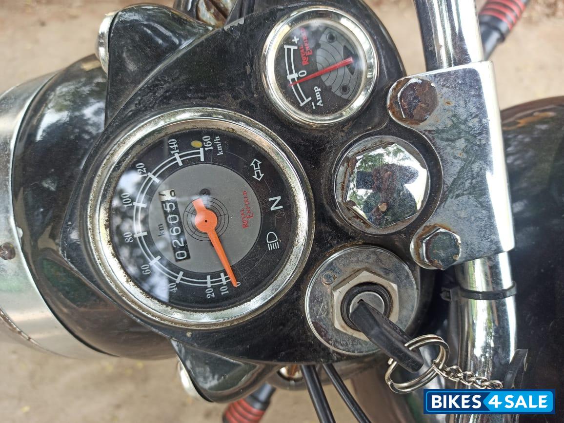 Black Royal Enfield Bullet 500