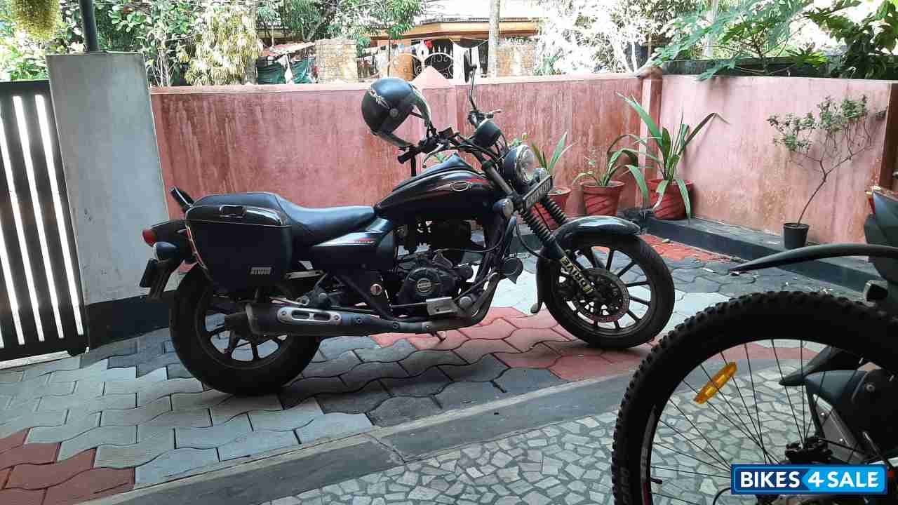 Bajaj Avenger Street 220