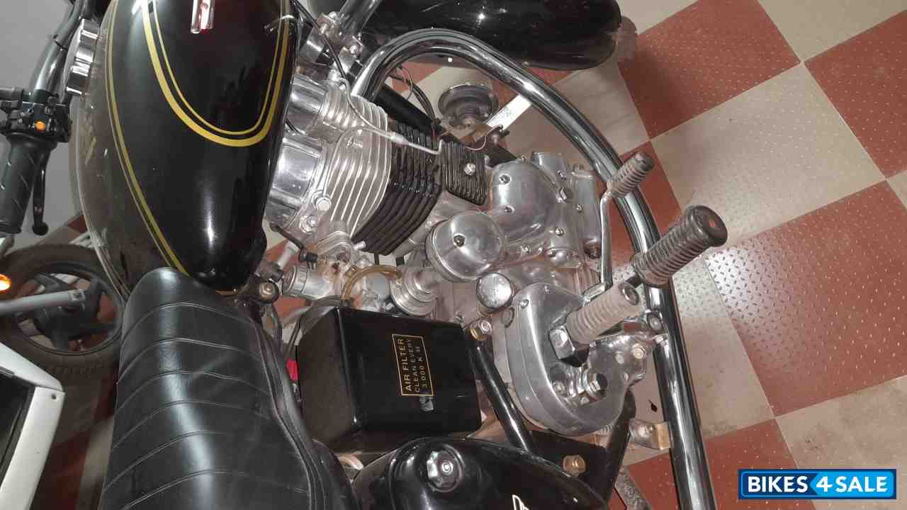 Black Royal Enfield Bullet Standard 350