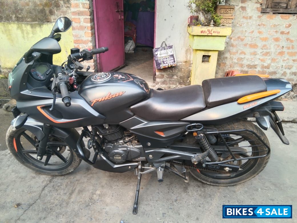 Matte Black And Neon Orange Bajaj Pulsar 180 Matte Black And Neon Orange Bajaj Pulsar 180