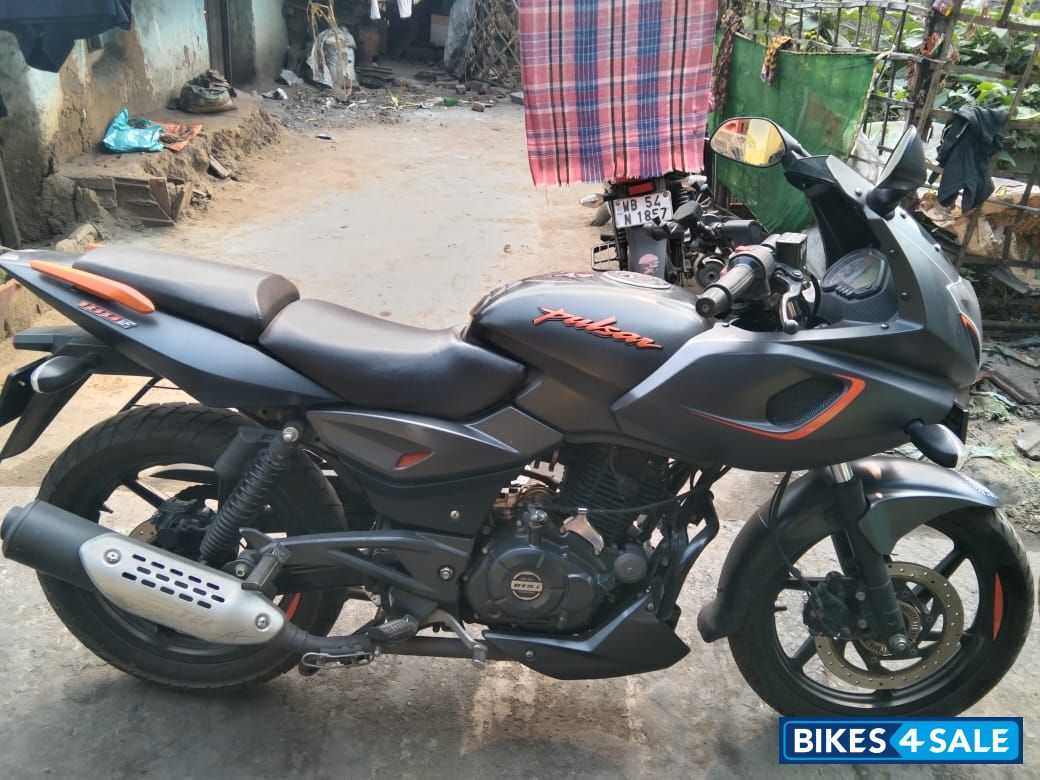 Matte Black And Neon Orange Bajaj Pulsar 180 Matte Black And Neon Orange Bajaj Pulsar 180