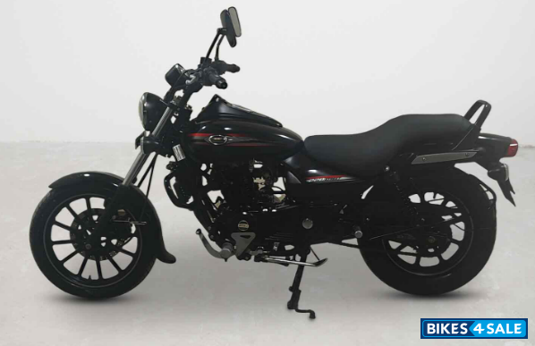 Bajaj Avenger Street 220