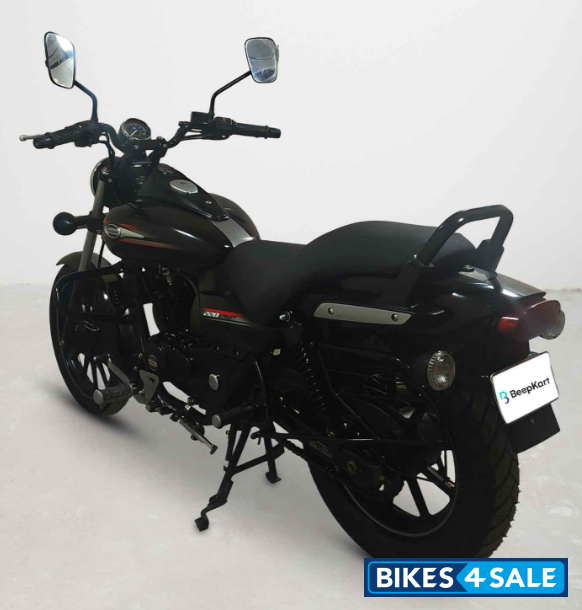 Bajaj Avenger Street 220