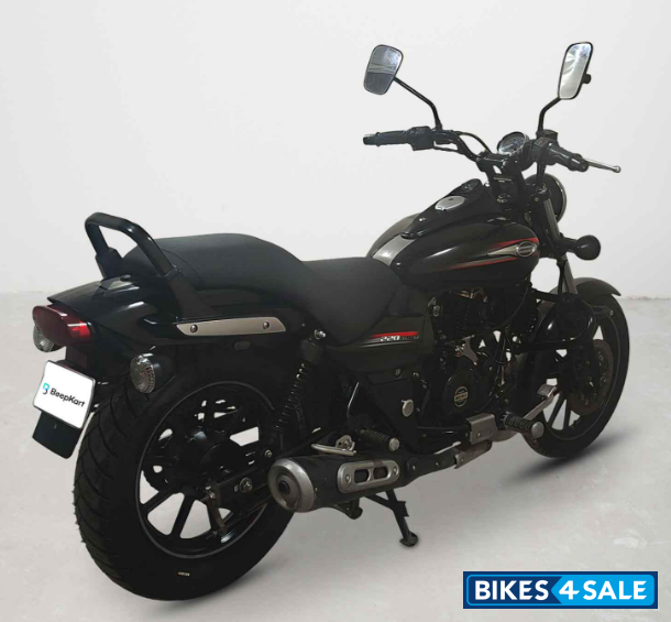 Bajaj Avenger Street 220