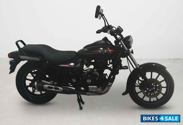 Bajaj Avenger Street 220