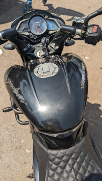 Black Bajaj Pulsar 200 NS