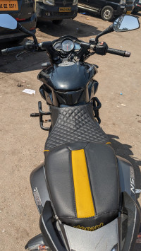 Black Bajaj Pulsar 200 NS