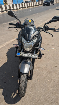 Black Bajaj Pulsar 200 NS