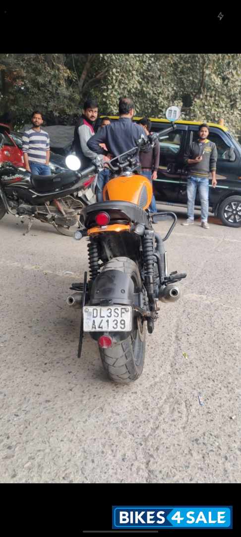 Yezdi Scrambler Single Tone