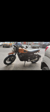 Yezdi Scrambler Single Tone