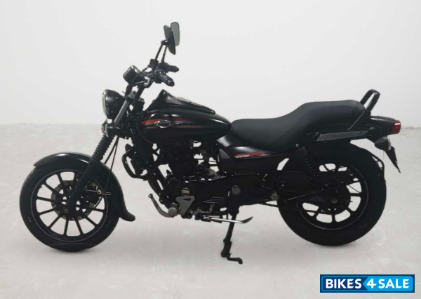 Bajaj Avenger Street 220