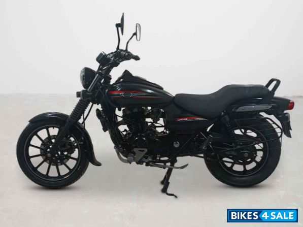 Bajaj Avenger Street 220