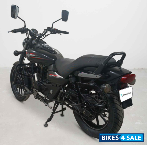 Bajaj Avenger Street 220