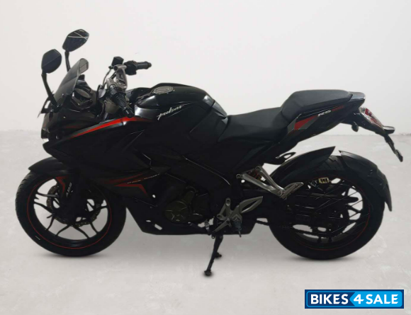 Bajaj Pulsar RS 200