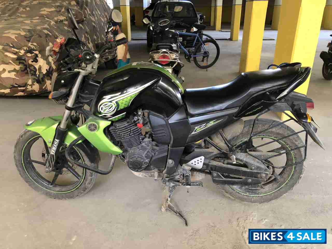 Black Green Yamaha FZ-S