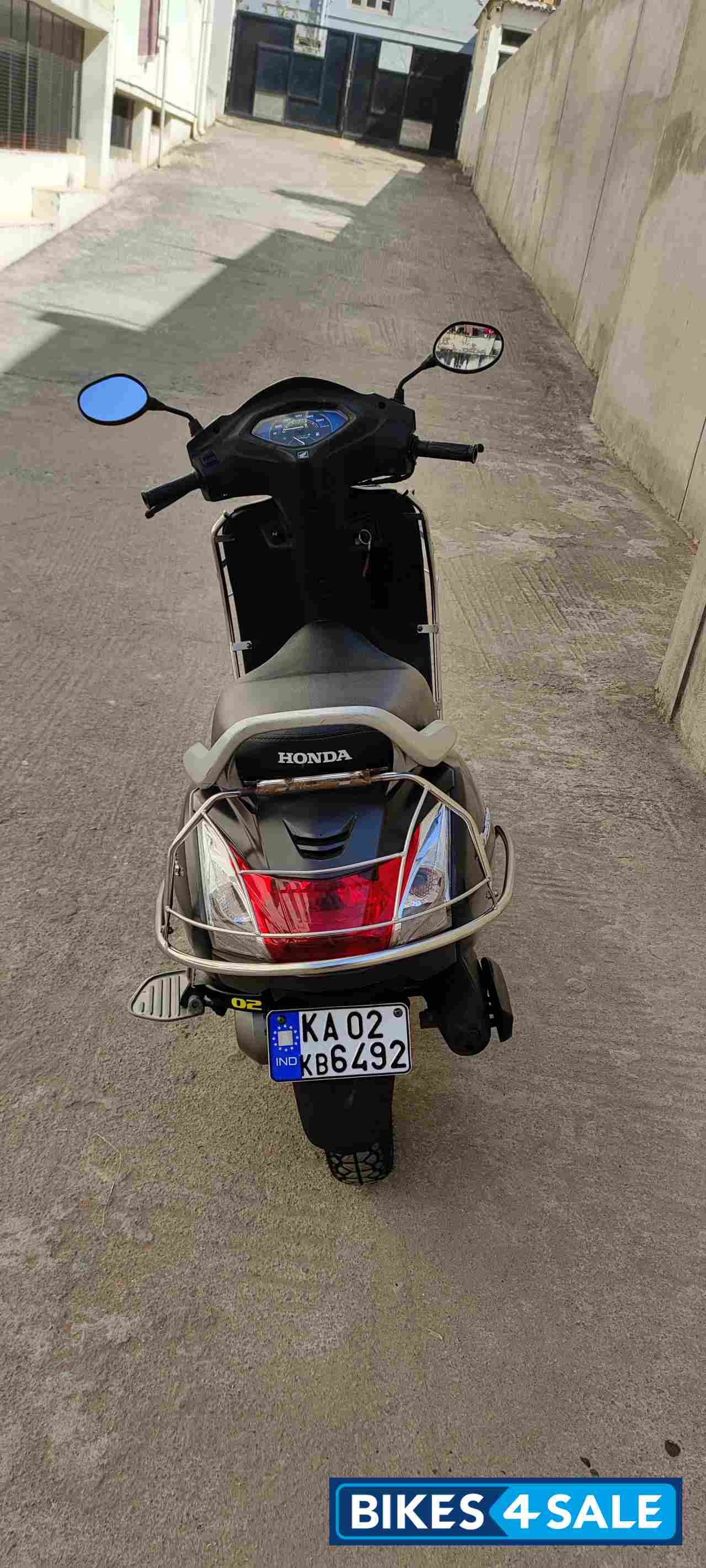 Grey Honda Activa 5G